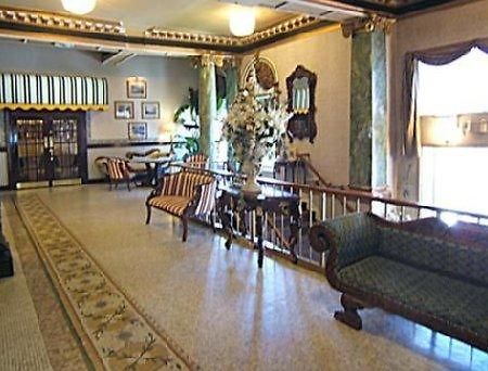 Clarion Inn & Suites בלוויל מראה חיצוני תמונה