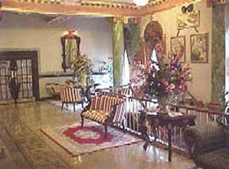 Clarion Inn & Suites בלוויל מראה פנימי תמונה